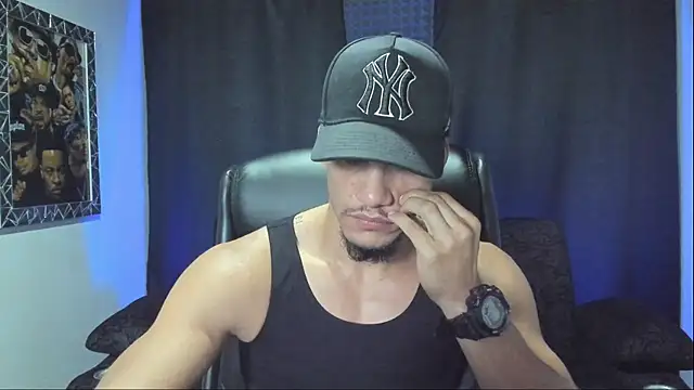 jhonnysnow17 Adlı Modelin Canlı XXX Sohbeti