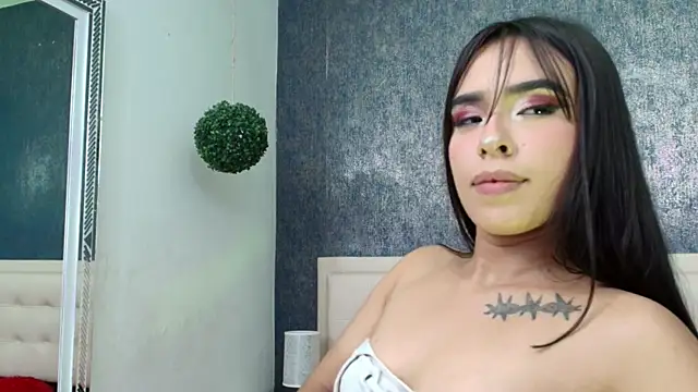 Chat +18 de Cloeandtyfanny ao vivo