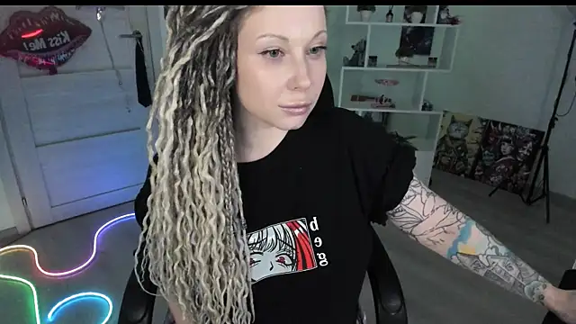 HoneySallyMoore's Live XXX Chat