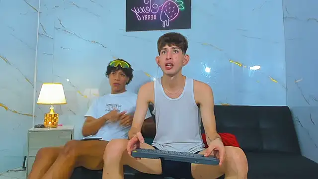 Spicy_guys Show Webcam
