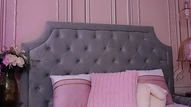 LucyAddisonのライブXXXチャット