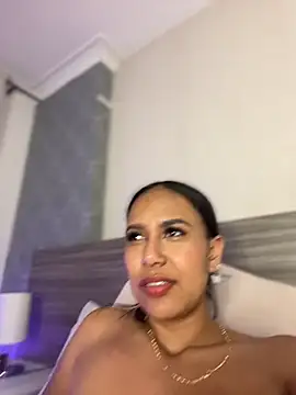 MiilaBlake Chat XXX in diretta