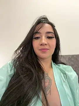 EmmyEvans1's Live XXX Chat