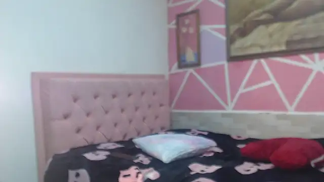 Pokazy przed kamerką – Doll_rihana