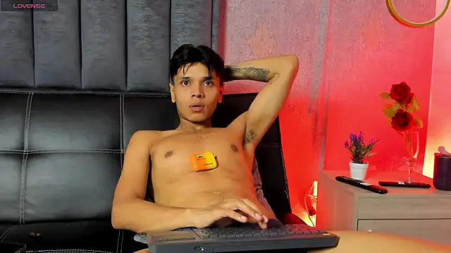 Alejandroo_Montenegro 在線直播表演