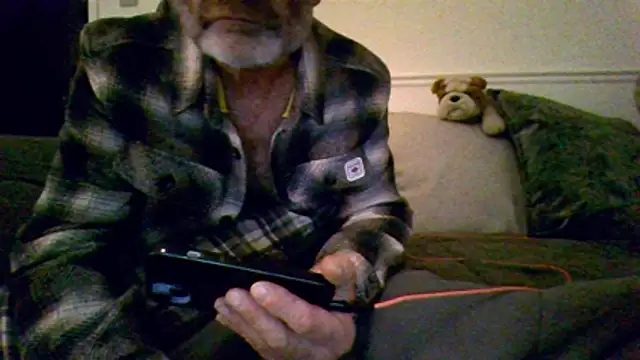 Shyboy817 即時 XXX 聊天