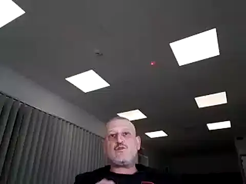 Show modela Hisnimin na web-kameri