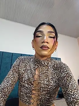 Chatroom XXX en direct de FernandaFox_