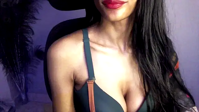 Sonia-silk Adlı Modelin Canlı XXX Sohbeti