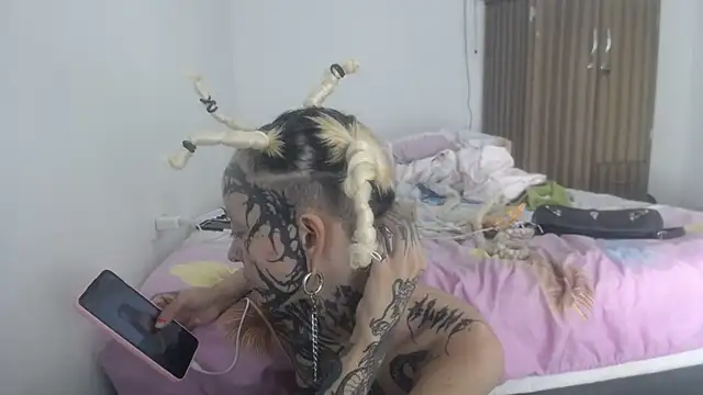 barbara_anal_squirt_ 现场XXX聊天