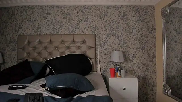 NoaahTylorのライブXXXチャット