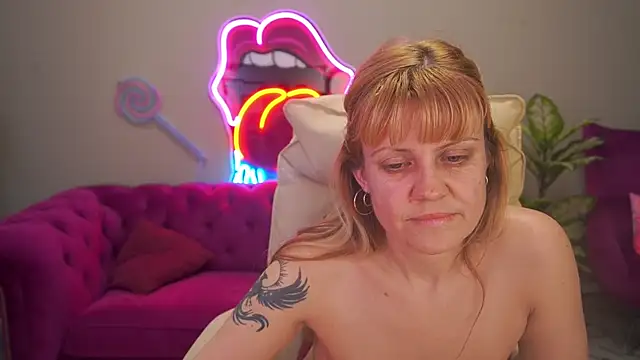 Chat +18 de BellaLaPetit ao vivo