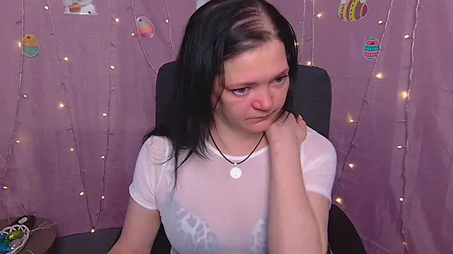 LauraFinnのライブXXXチャット