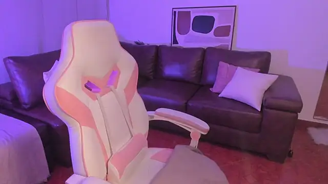 NoaLuxury's Live XXX Chat