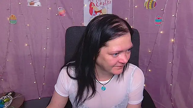 Pertunjukan Kamera Web LauraFinn