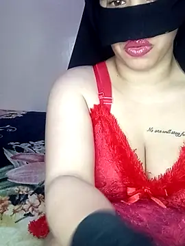 Zouzou_sexy Adlı Modelin Web Kamerası Şovu