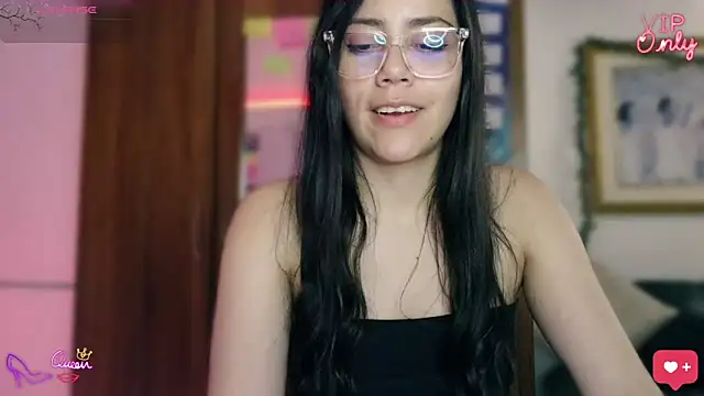 LauGrayJ Adlı Modelin Canlı XXX Sohbeti