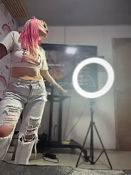 Karolaiin_LS' Live XXX Chat