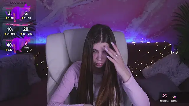 Вебкам-шоу EmberCutee