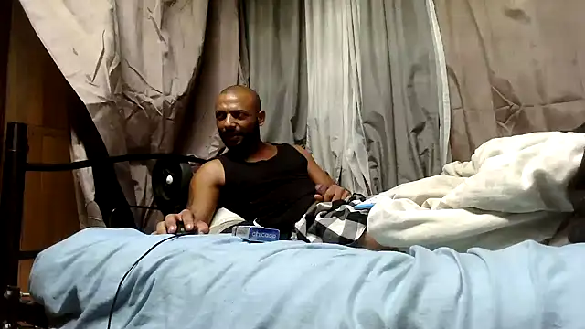 CamodickのライブXXXチャット