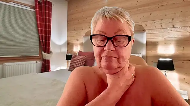 Вебкам-шоу Mystery-Grandmother