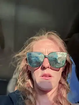 Czat XXX na żywo – GoldenFlameGoddess