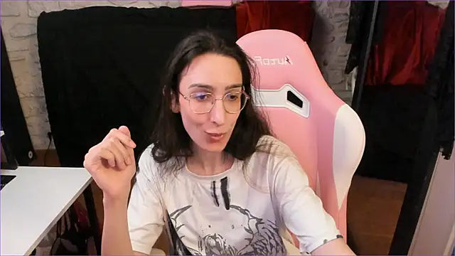 XXX chat uživo modela Mayala__