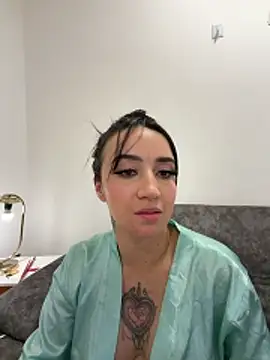 EmmyEvans1's Live XXX Chat