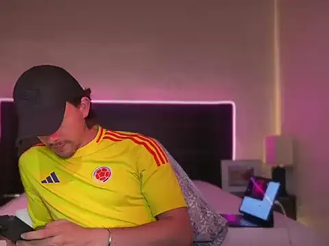 mcklister_kinky_feets Show in webcam