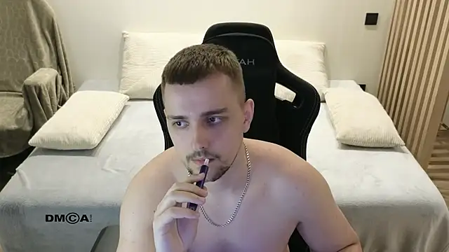 Larstar01 – Naživo XXX chat