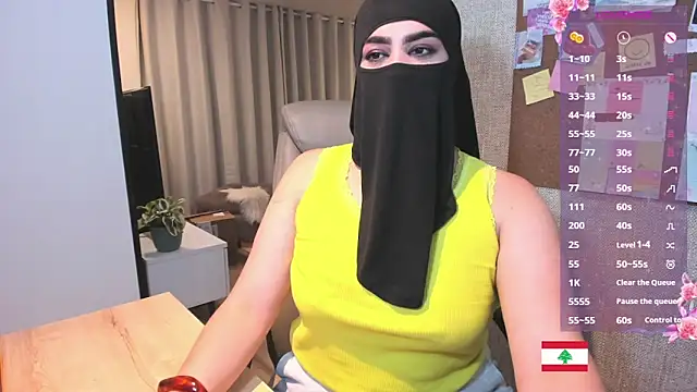 XXX chat uživo modela Marjane