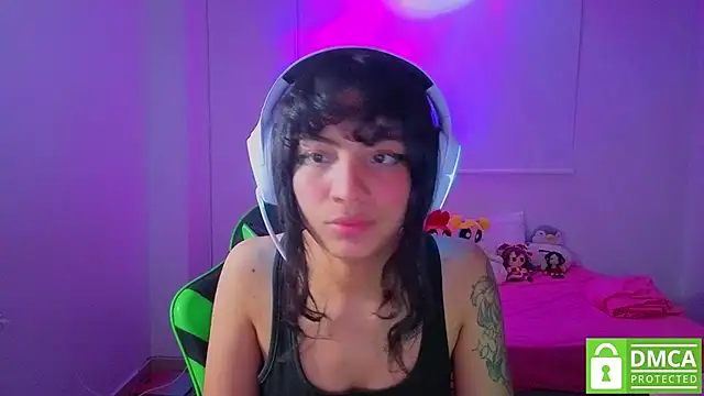 Lovelyamyy élő XXX-chatje