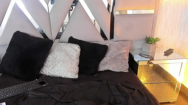 MonzerratBoyer Adlı Modelin Canlı XXX Sohbeti