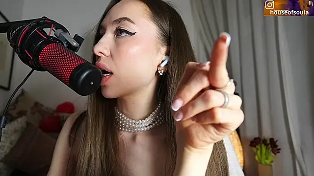 supreme_dominatrix élő XXX-chatje