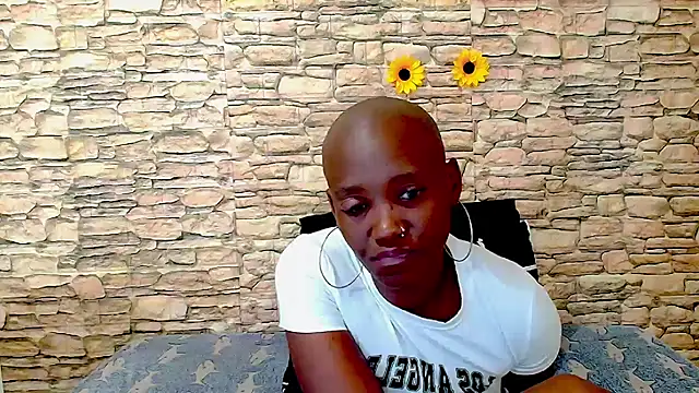 EbonyOlive69: онлайн-секс-чат