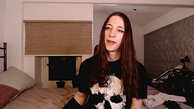 Show modela SilverMuse na web-kameri