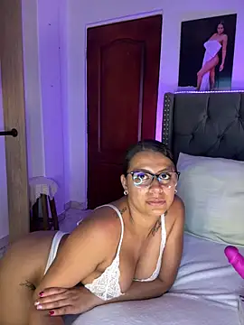 ema_zoe's Live XXX Chat