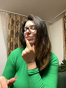 Chat +18 de NadiraNoor ao vivo