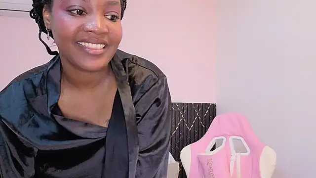 Chat +18 de chanel_brunette ao vivo