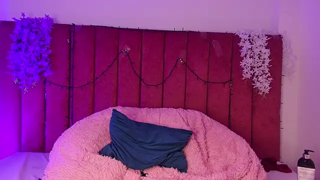 Czat XXX na żywo – NayaLove_