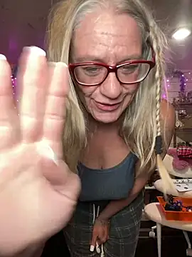 TrenaAnne's Live XXX Chat