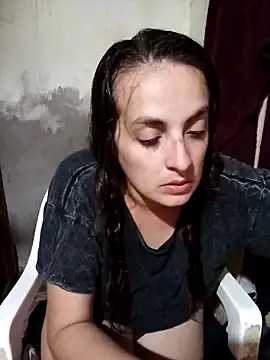 YeneFantasy2 Adlı Modelin Canlı XXX Sohbeti