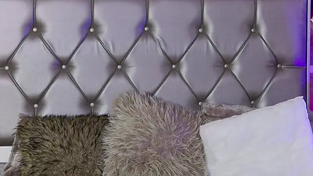 LunaHart's Live XXX Chat