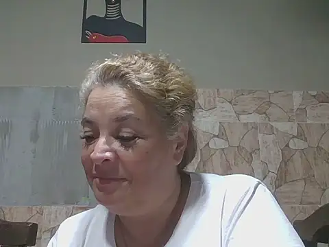 momismilf544 Adlı Modelin Canlı XXX Sohbeti