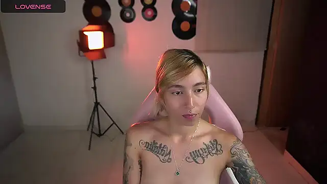 Saucy_Jenn's Live XXX Chat