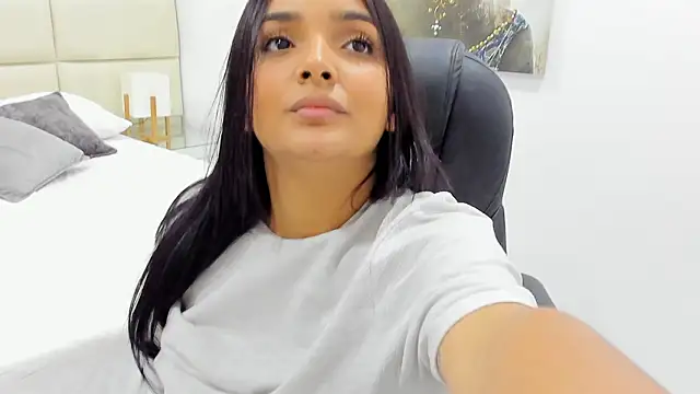 Chloelarsons Chat XXX live