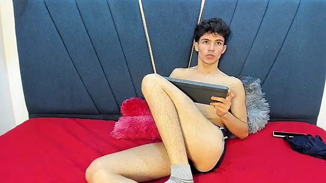 عرض كام esteban_cum18