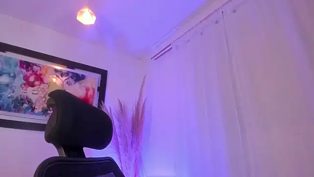 Ravyn_Rouge: онлайн-секс-чат