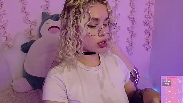 XXX chat uživo modela Haelycute