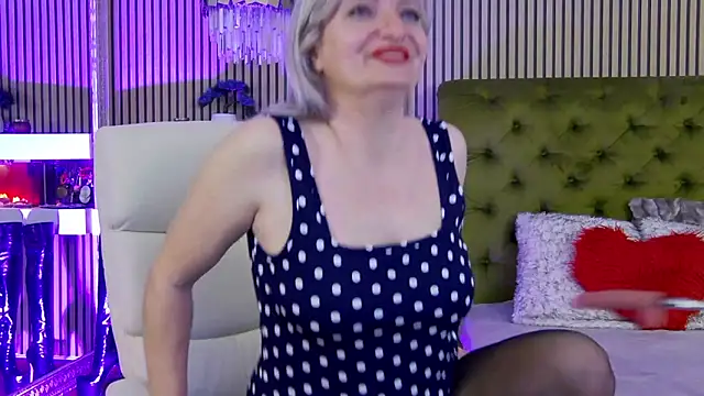 LadyTouch Adlı Modelin Canlı XXX Sohbeti